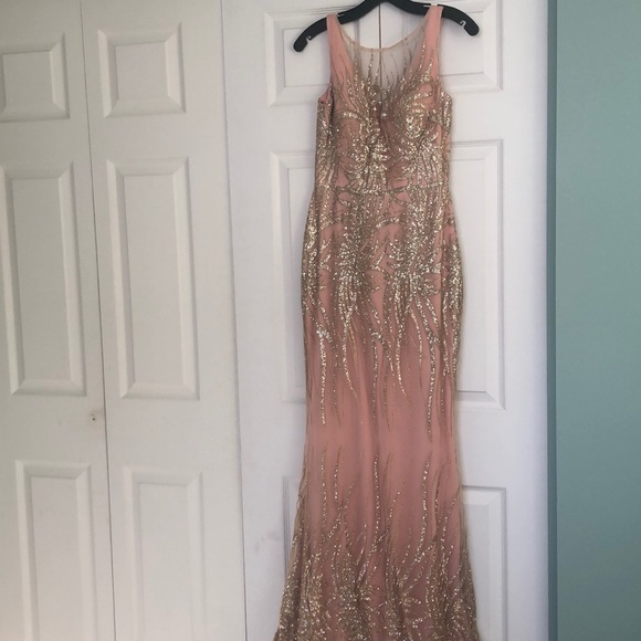 Mignon sleeveless peach and gold prom dress - Picture 5 of 9
